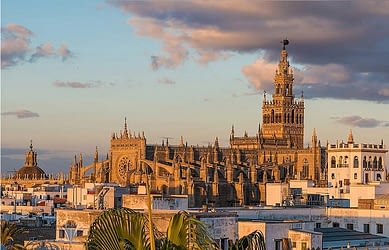 Una Experiencia Histórica: Sevilla