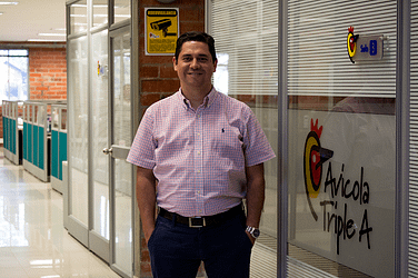 Andrés Fernando Tello, Gerente de Avícola Triple A